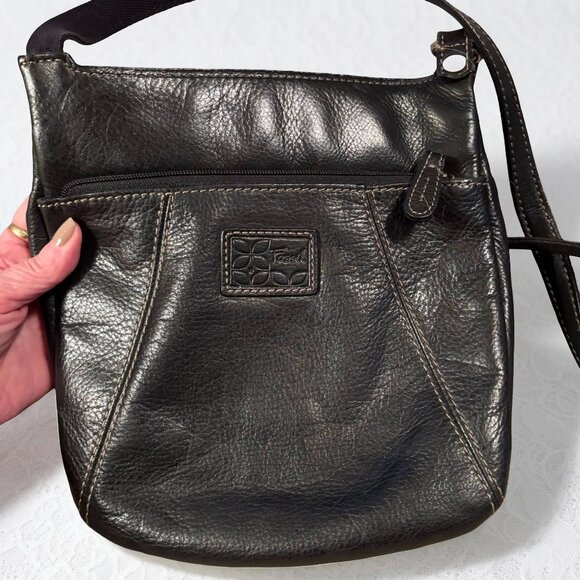 Vintage Fossil Black Leather Crossbody Bag With Adjustable Strap & Front Zipper - Picture 2 of 6